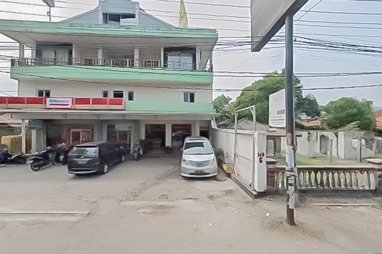 Hotel Reddoorz Near Pantai Citepus Pelabuhan Ratu Sukabumi Exterior foto